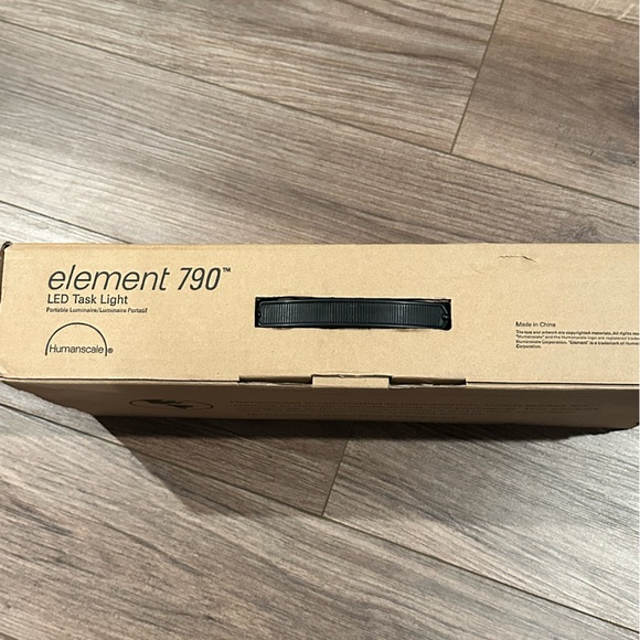 NWT! Humanscale Element 790 LED Task Light Desk Lamp Silver - Picture 5 of 7